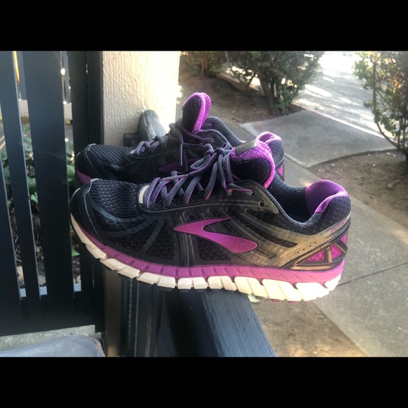 brooks womens extra wide